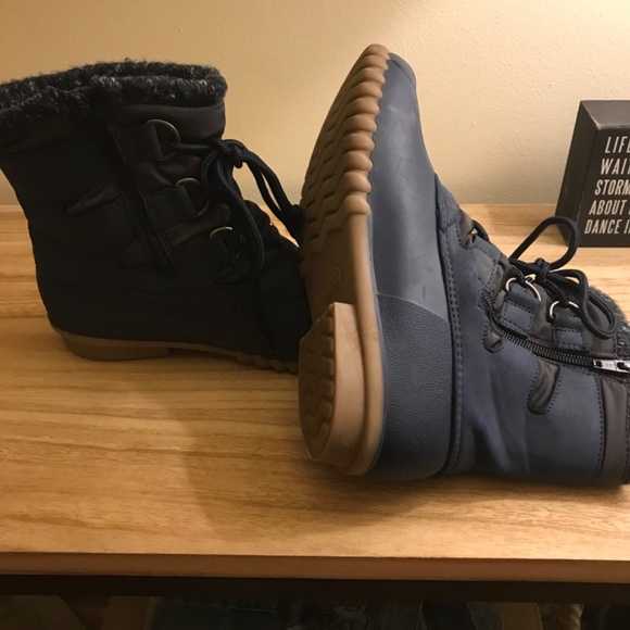 Like new snow/rain booties - Picture 3 of 3